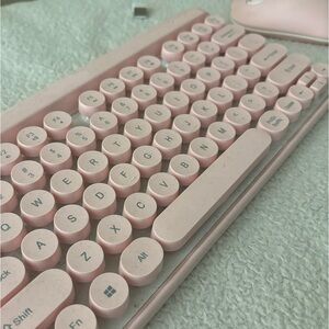 PINK WIRELESS KEYBOARD